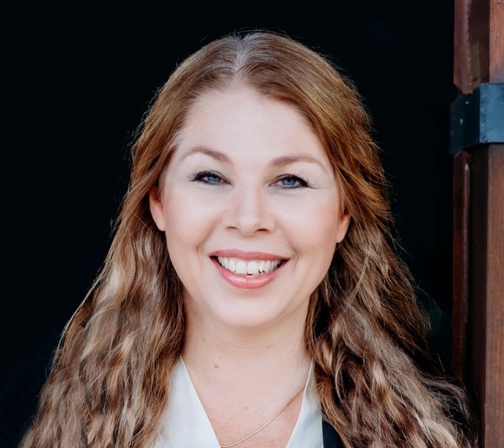 Dr. Anneloes Smitsman